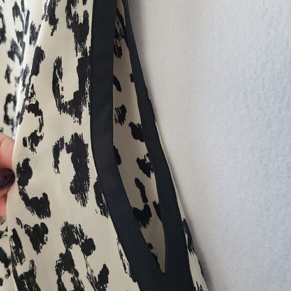 Catherines Leopard Blouse 0X (14/16) Black Lightweight Keyhole Slit Sleeve Satin - Picture 5 of 14